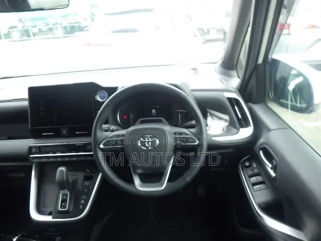 Toyota Voxy S-Z 2WD 7-Seater 2022 Pearl