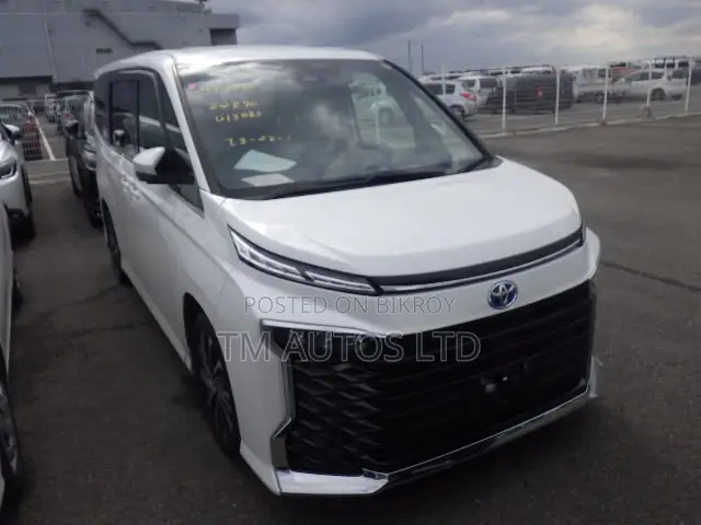 Toyota Voxy S-Z 2WD 7-Seater 2022 Pearl