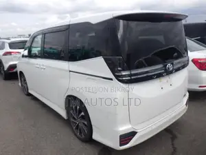 Toyota Voxy S-Z 2WD 7-Seater 2022 Pearl