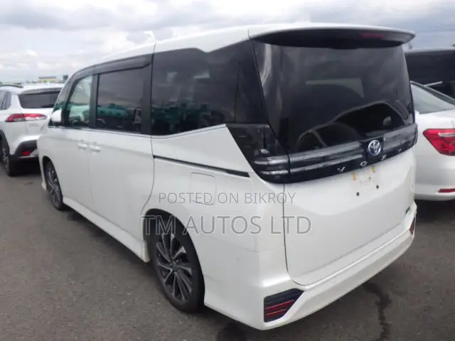 Toyota Voxy S-Z 2WD 7-Seater 2022 Pearl