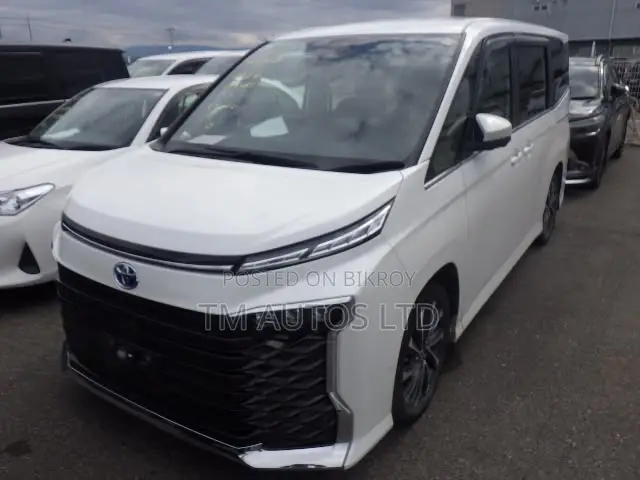 Toyota Voxy S-Z 2WD 7-Seater 2022 Pearl