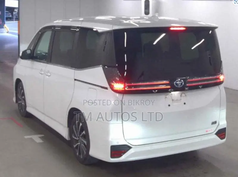 Toyota Voxy S-Z 2WD 7-Seater 2022 Pearl