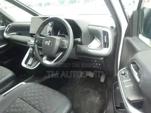 Toyota Voxy S-Z 2WD 7-Seater 2022 Pearl