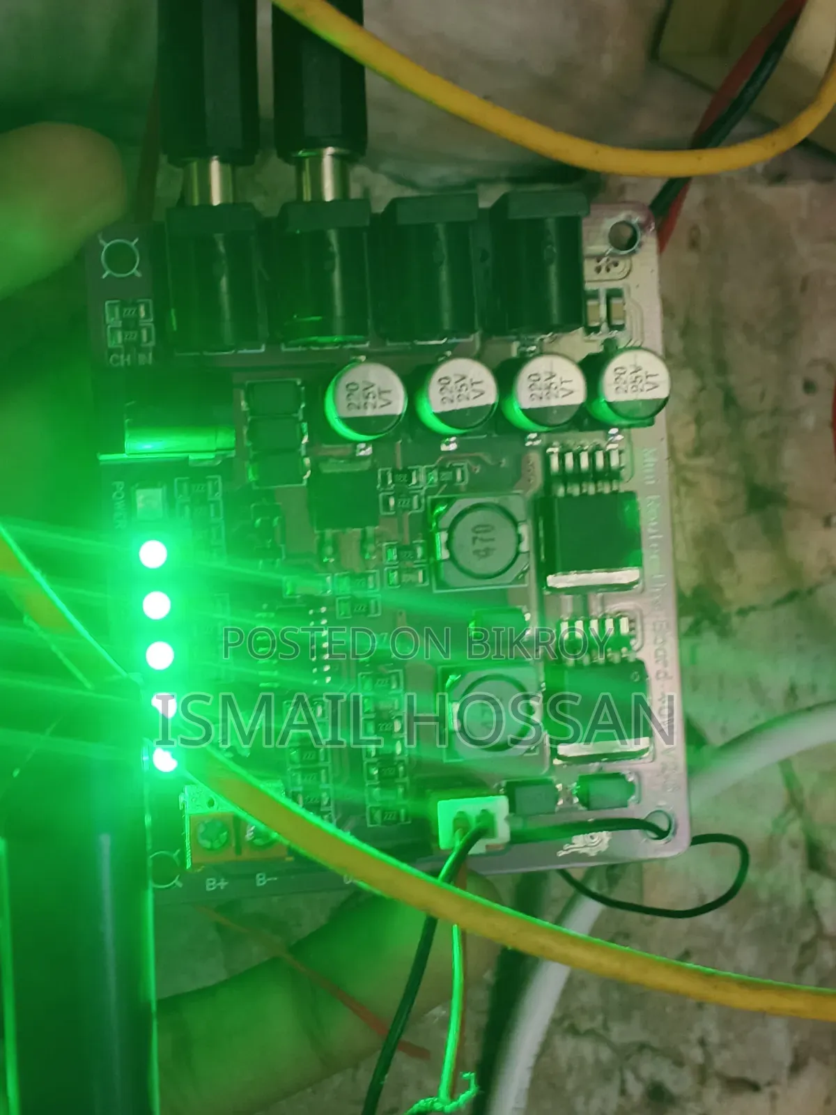 Wi-Fi Router ONU UPS Circuit