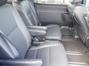 Toyota Esquire 1.8 Front-Wheel Drive Hybrid (7-Seater) 2021 Purple