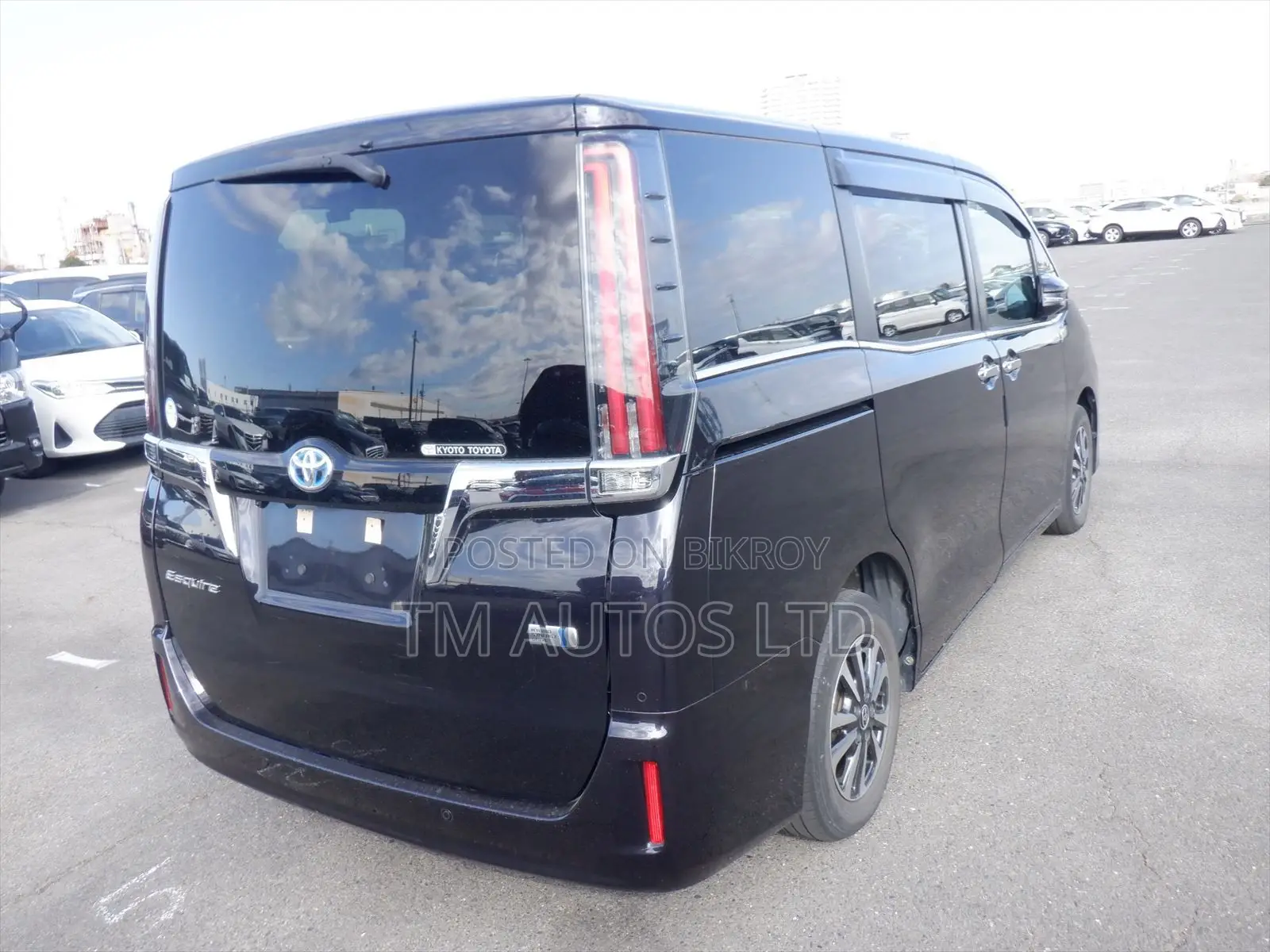 Toyota Esquire 1.8 Front-Wheel Drive Hybrid (7-Seater) 2021 Purple