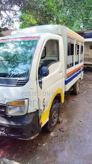 টাটা এক্স২ সাথী লেগুনা