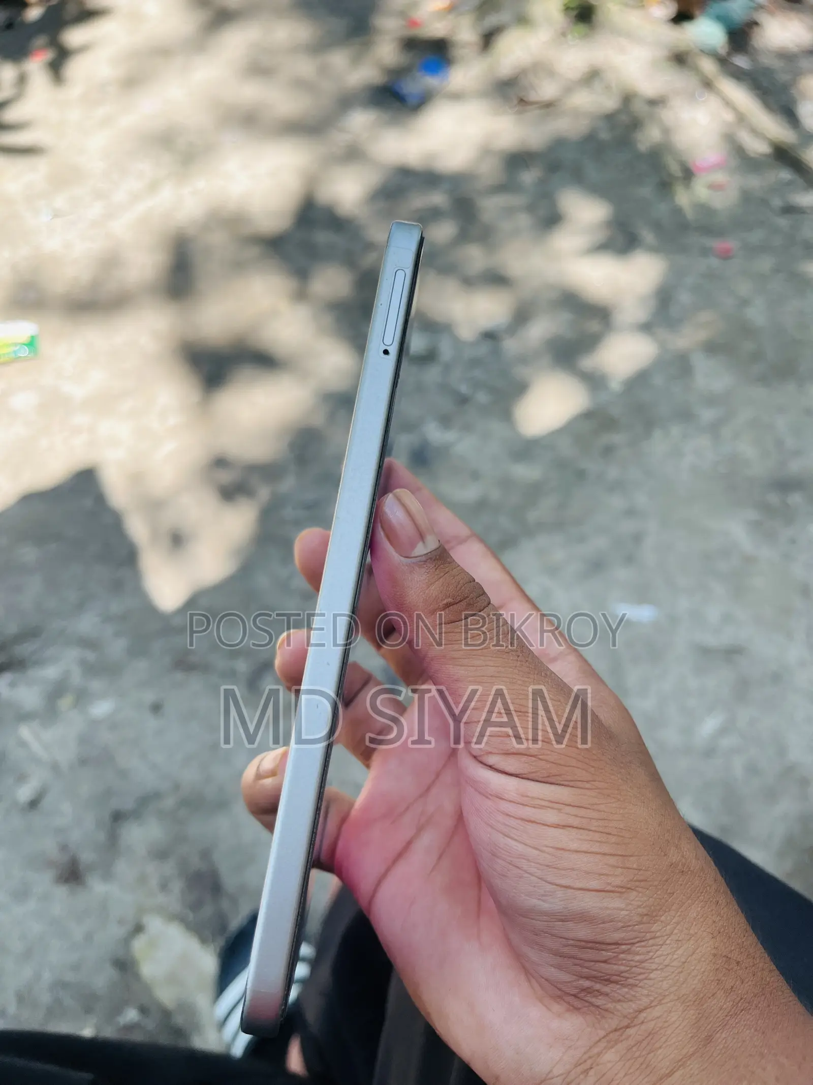 টেকনো স্পার্ক ৪০ প্রো ১২৮ জিবি সাদা