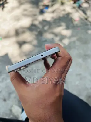 টেকনো স্পার্ক ৪০ প্রো ১২৮ জিবি সাদা