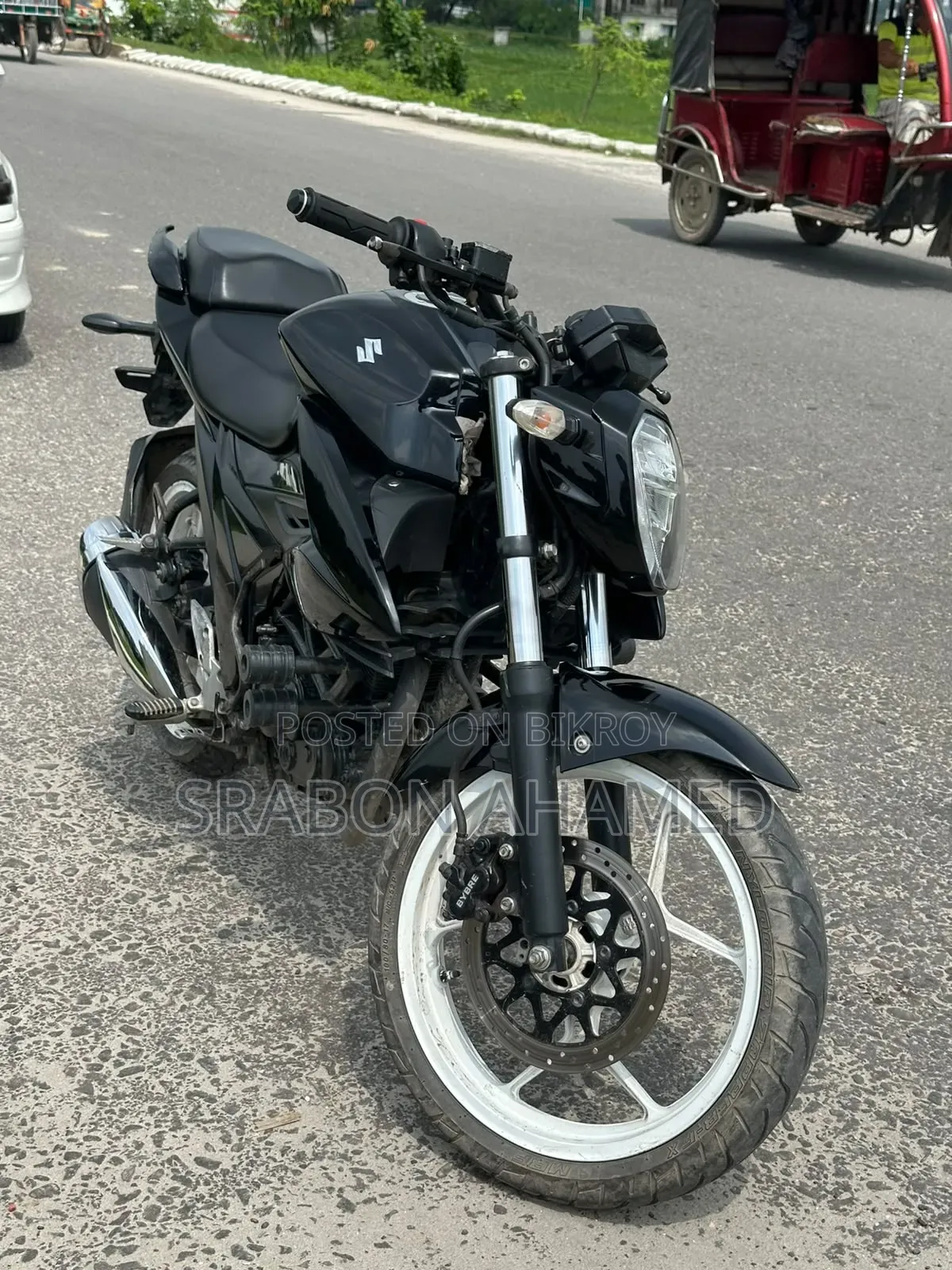 সুজুকি জিক্সার ২০২১ কালো