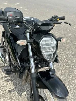 সুজুকি জিক্সার ২০২১ কালো
