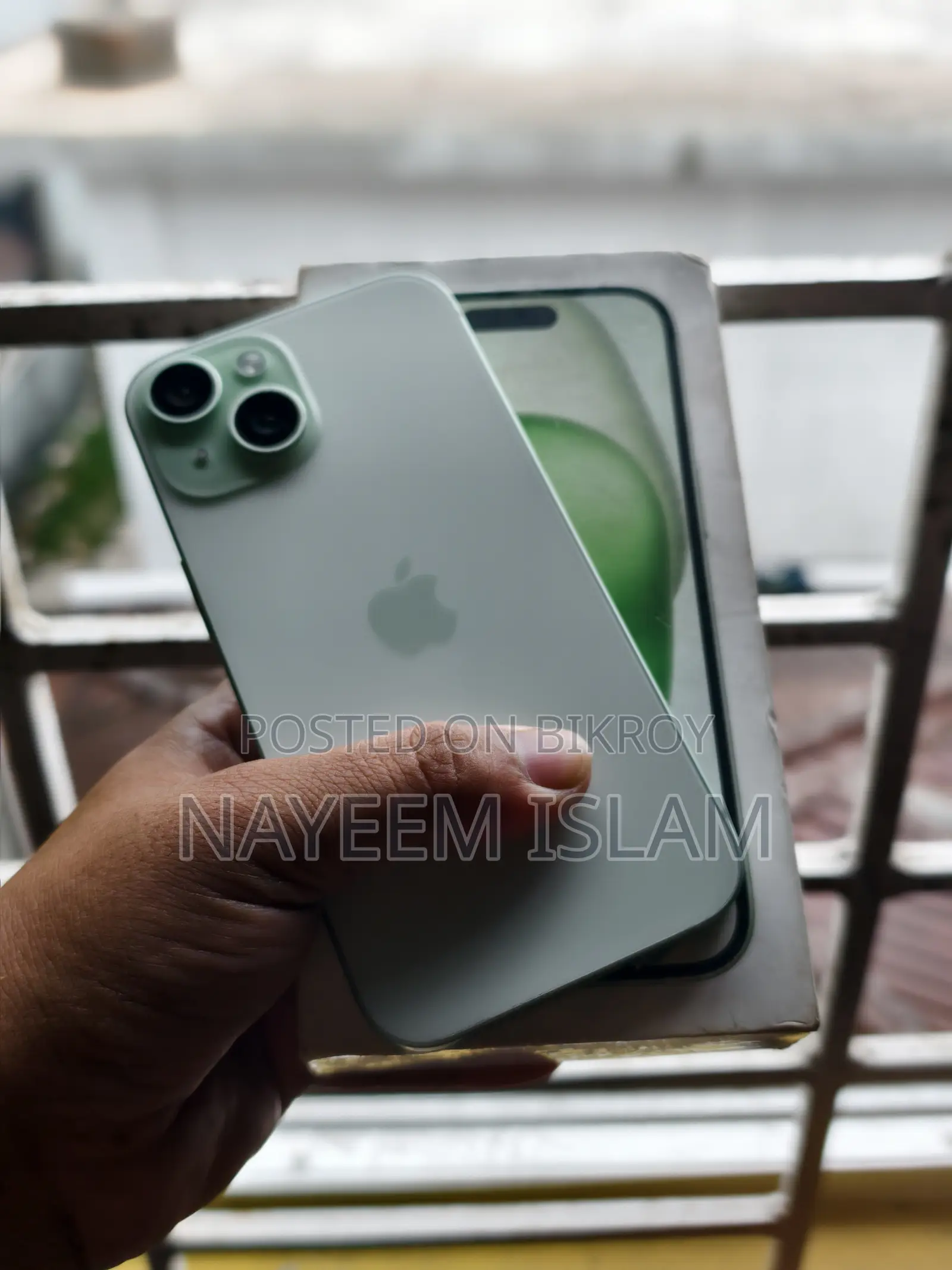 Apple iPhone 15 128 GB Green