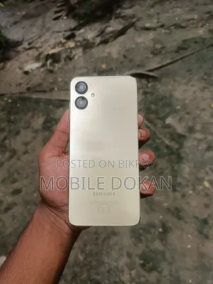 Samsung Galaxy A06 64 GB Gold
