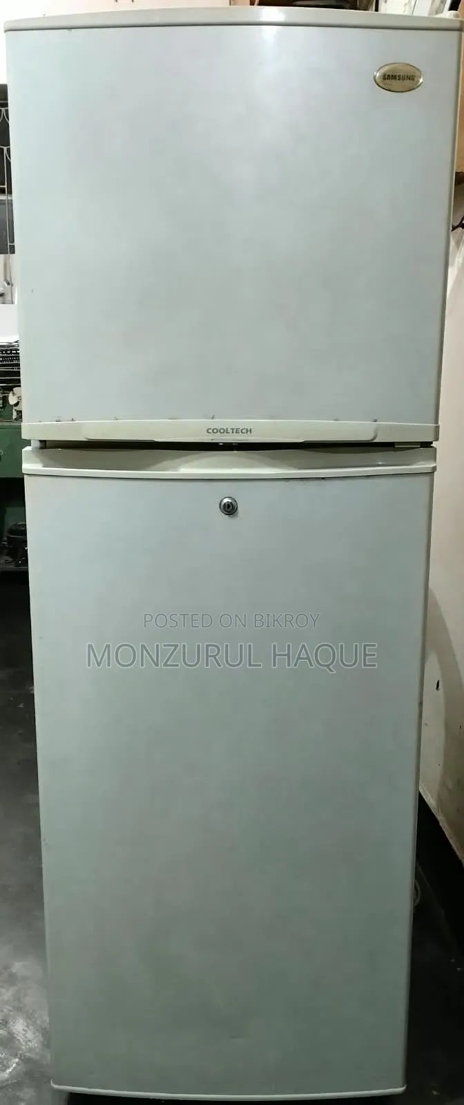 একটি ফ্রিজ বিক্রি করা হবে।