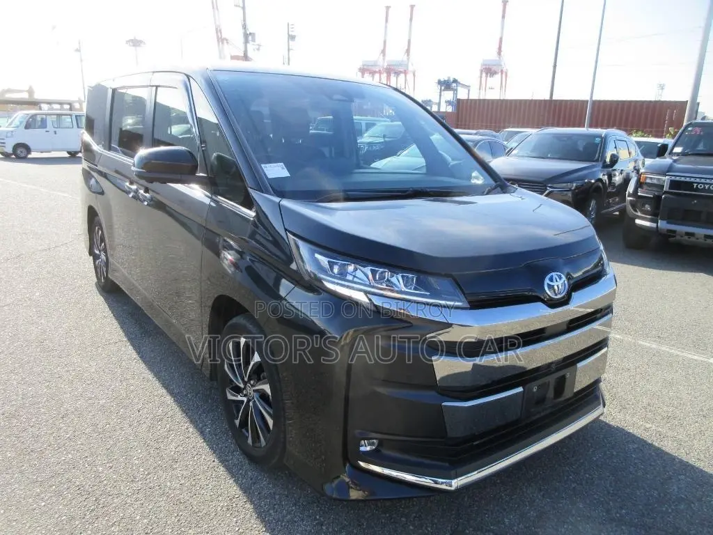 Toyota Noah 2023 Black
