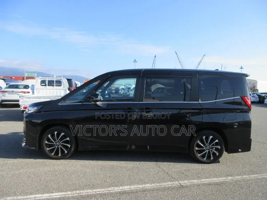 Toyota Noah 2023 Black
