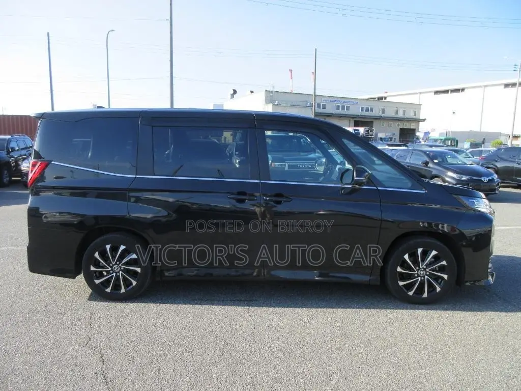 Toyota Noah 2023 Black