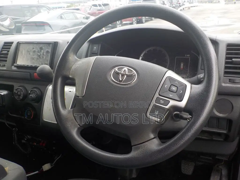 Toyota HiAce 2021 Silver