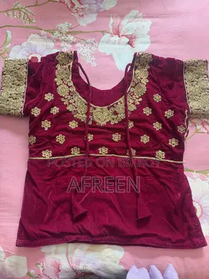 ব্যবহৃত পার্টি লেহেঙ্গা (ফুল ফ্রেশ)