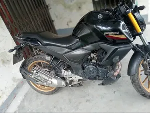 ইয়ামাহা এফজেডএস ভি৩ ২০২৩ ব্ল্যাক
