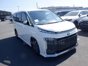 Toyota Voxy Hybrid S-Z 2WD 7-Seater 2022 Pearl
