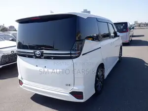 Toyota Voxy Hybrid S-Z 2WD 7-Seater 2022 Pearl