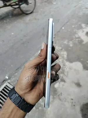 Infinix Hot 70 128 GB Silver