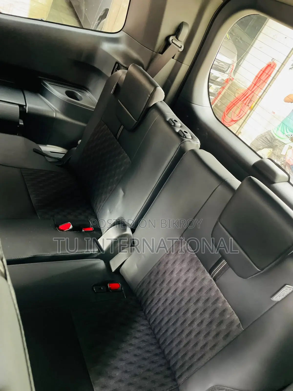 Toyota Noah 2022 Red