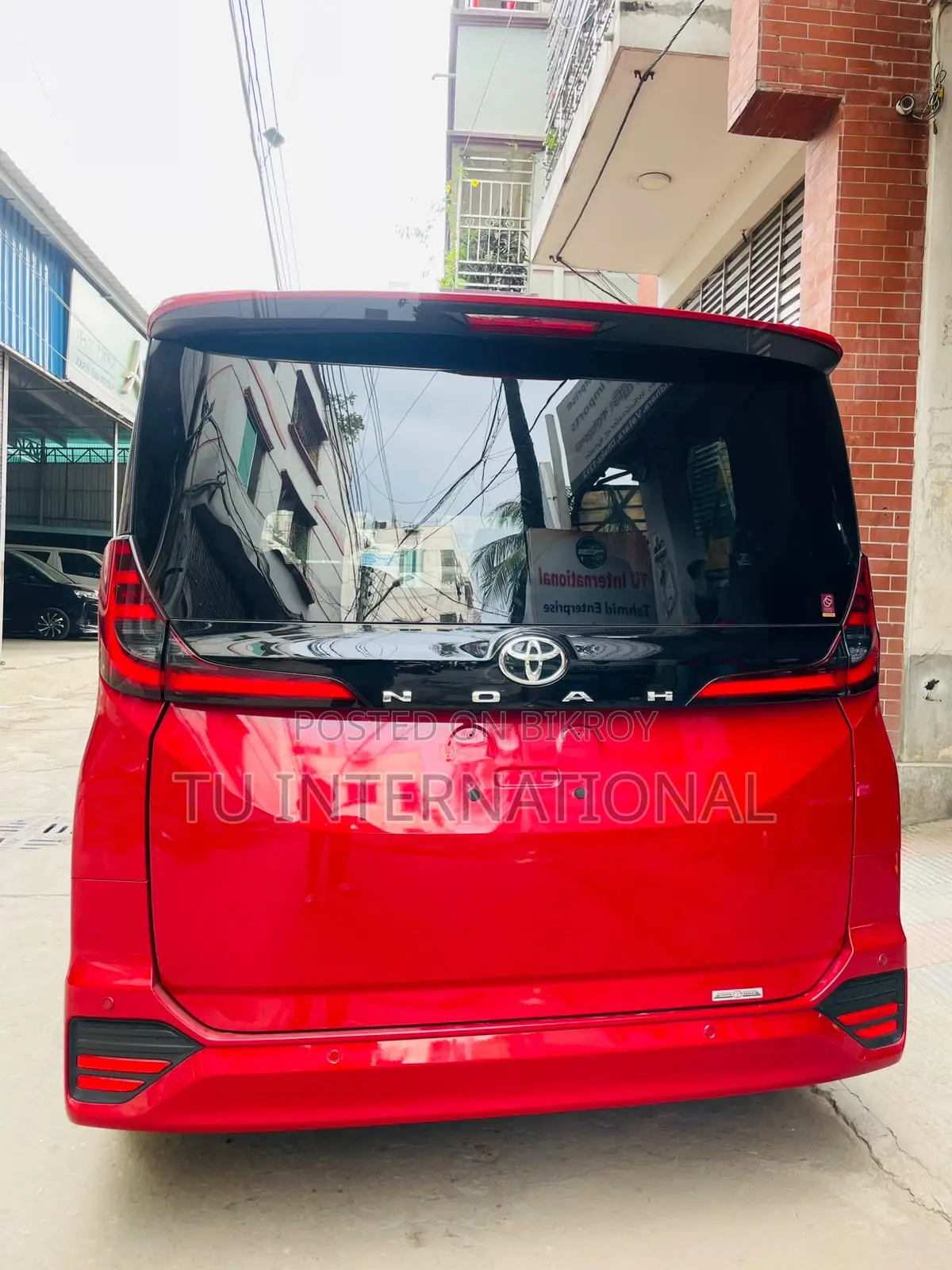 Toyota Noah 2022 Red