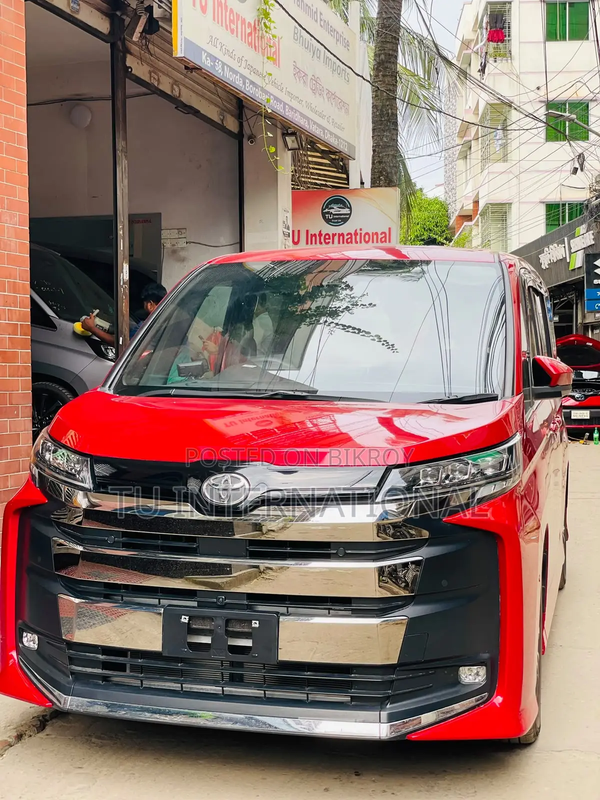 Toyota Noah 2022 Red