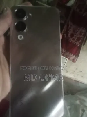 Vivo Y04 128 GB Orange