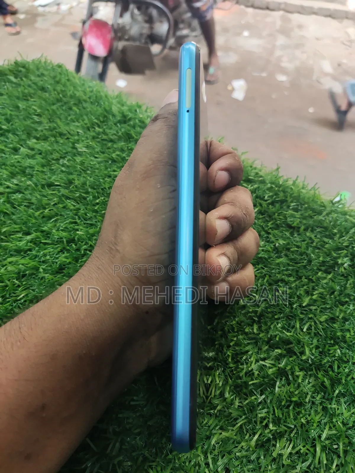 রিয়েলমি ৫ ৬৪ জিবি নীল