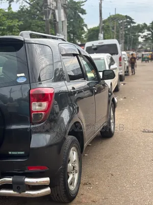 টয়োটা রাশ ২০০৬ কালো