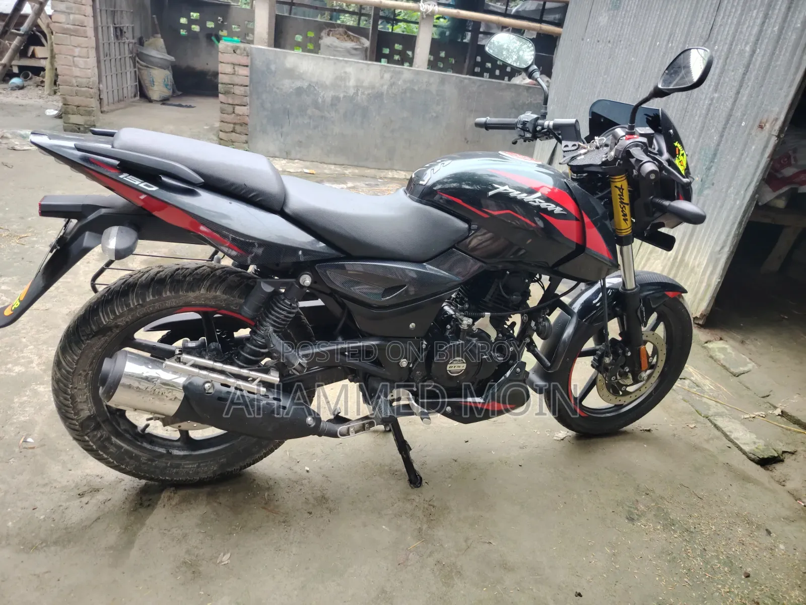 বাজাজ পালসার ১৫০ ২০২৫ কালো