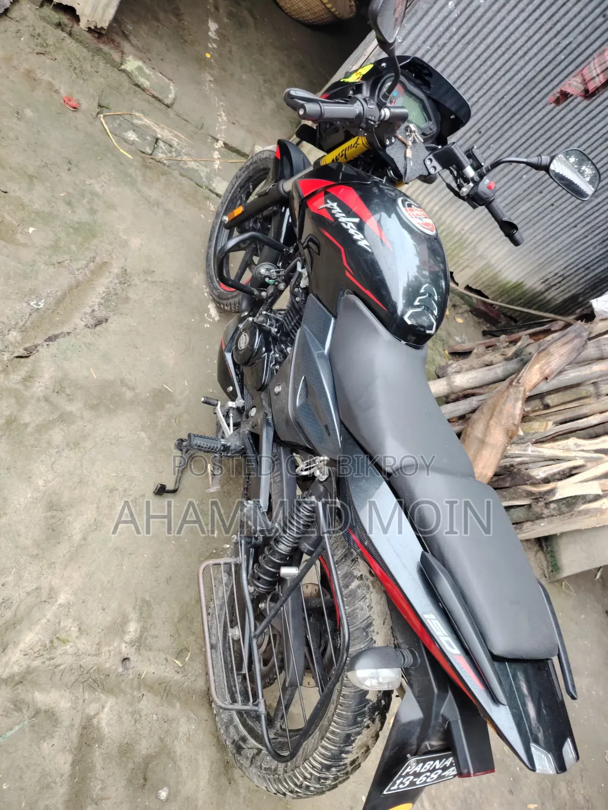 বাজাজ পালসার ১৫০ ২০২৫ কালো