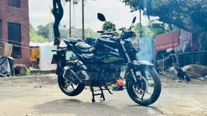 সুজুকি জিক্সার ২০২৩ কালো