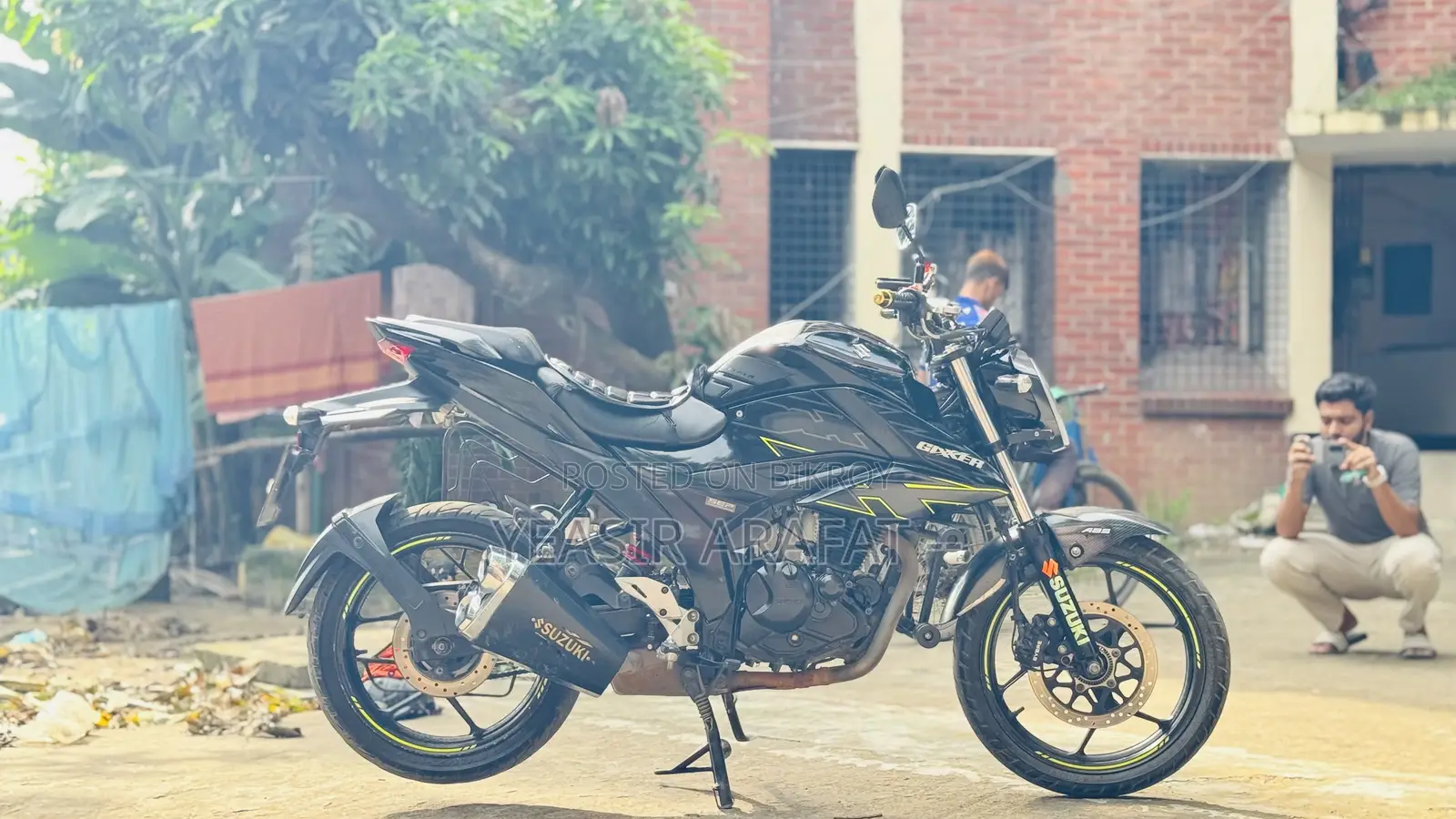 সুজুকি জিক্সার ২০২৩ কালো