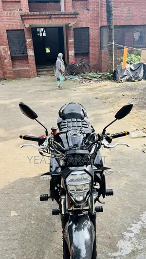সুজুকি জিক্সার ২০২৩ কালো