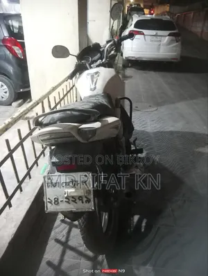 সুজুকি ব্যান্ডিট ১৫০ ২০২৫ হোয়াইট