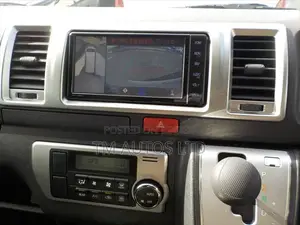 Toyota HiAce 2022