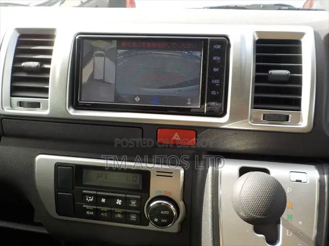 Toyota HiAce 2022