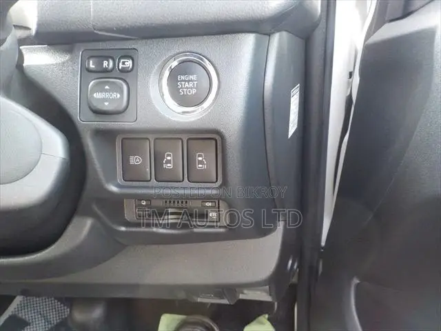 Toyota HiAce 2022
