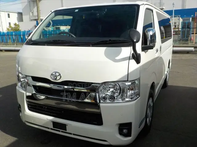 Toyota HiAce 2022
