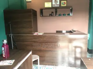 দোকান বড় ডেক্স বা টেবিল