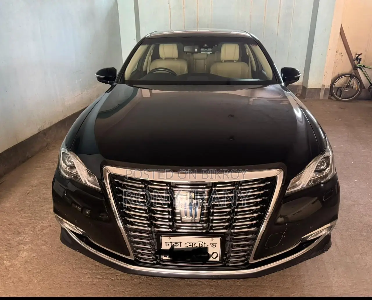 Toyota Crown 2016 Black
