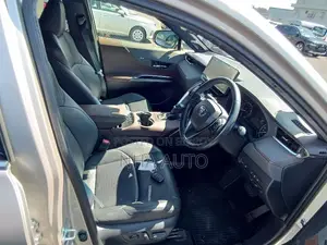 Toyota Harrier 2.0 2021 Beige