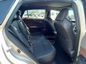 Toyota Harrier 2.0 2021 Beige