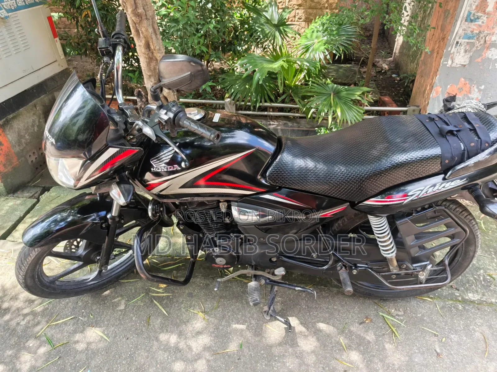 হোন্ডা সিবি ২০১৮ কালো