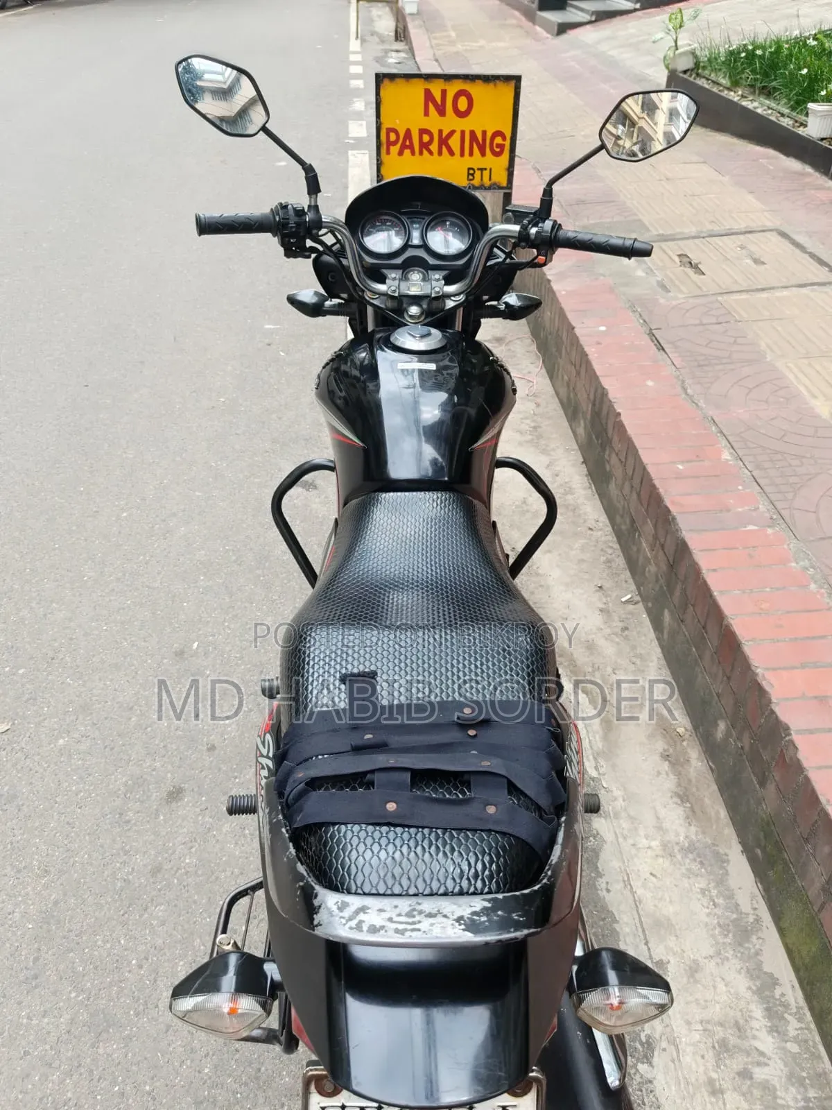 হোন্ডা সিবি ২০১৮ কালো
