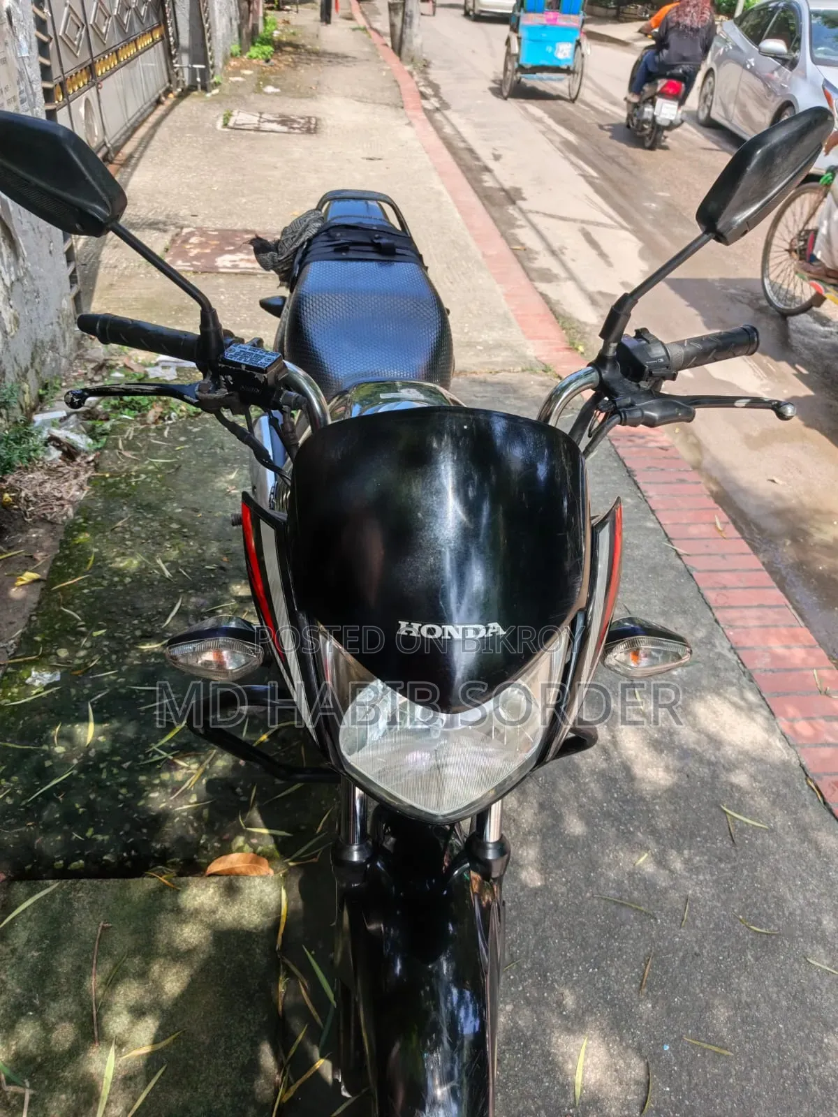 হোন্ডা সিবি ২০১৮ কালো